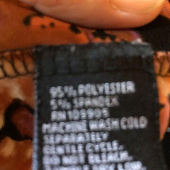 Essentials Floral Ruffle Top - Size L - Picture 4 of 4